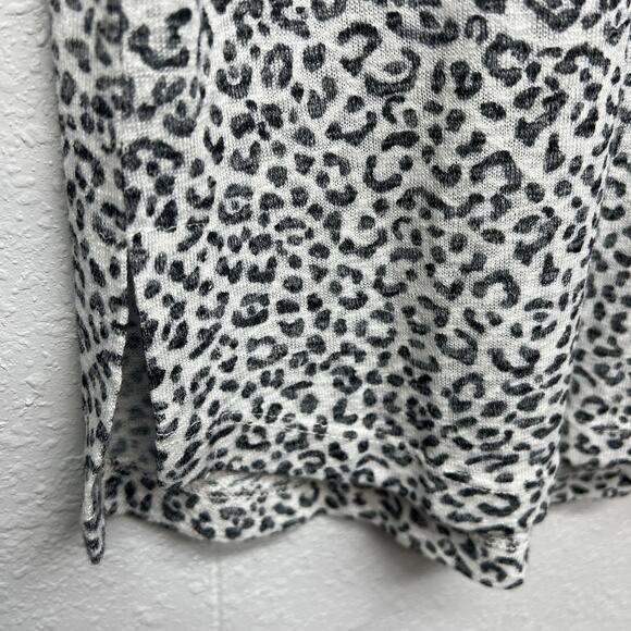 Bobeau Animal Print Women's Feminine Timeless Relaxed Classic Top Size Small - Picture 8 of 12
